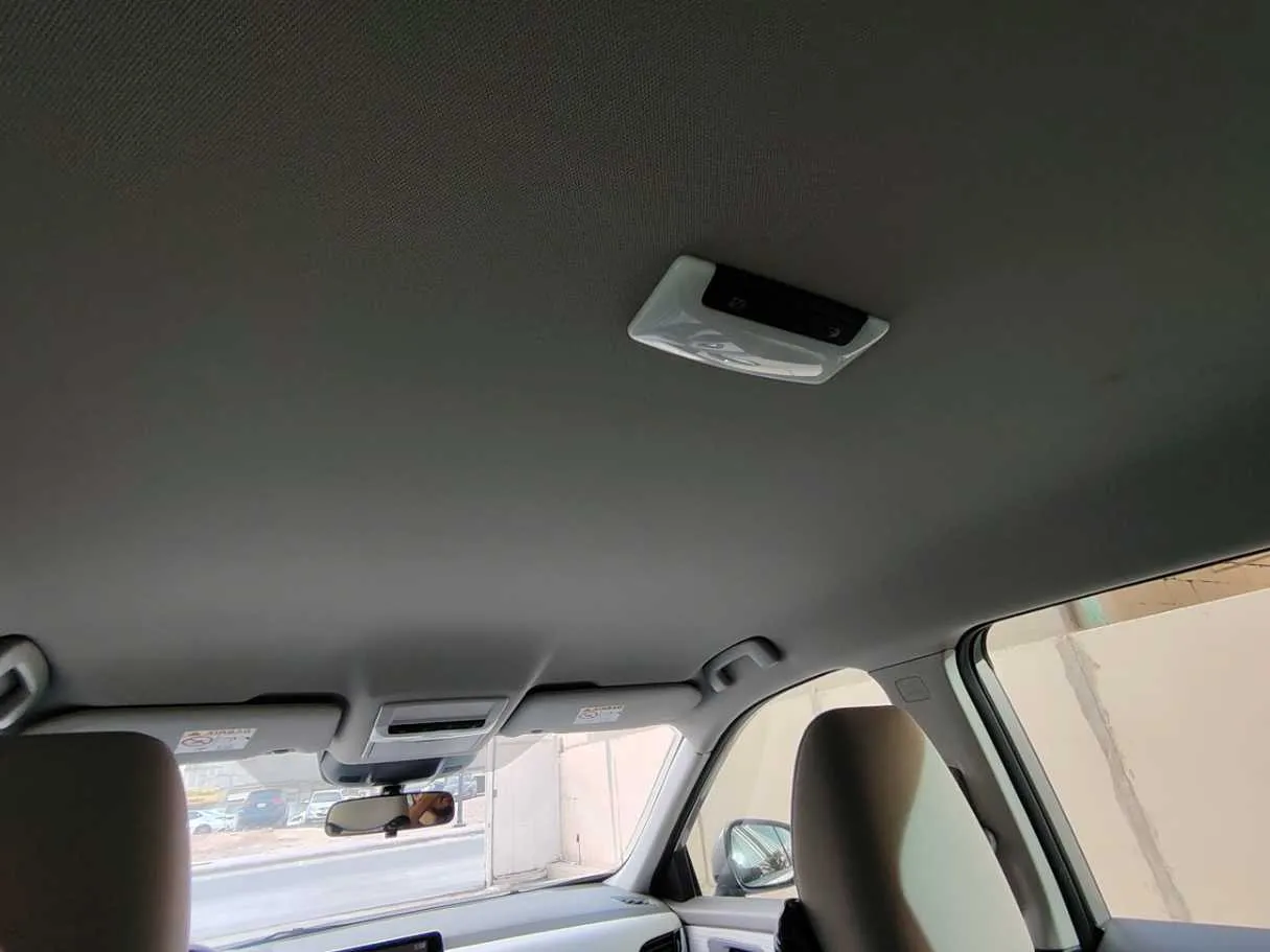 Car image 17
