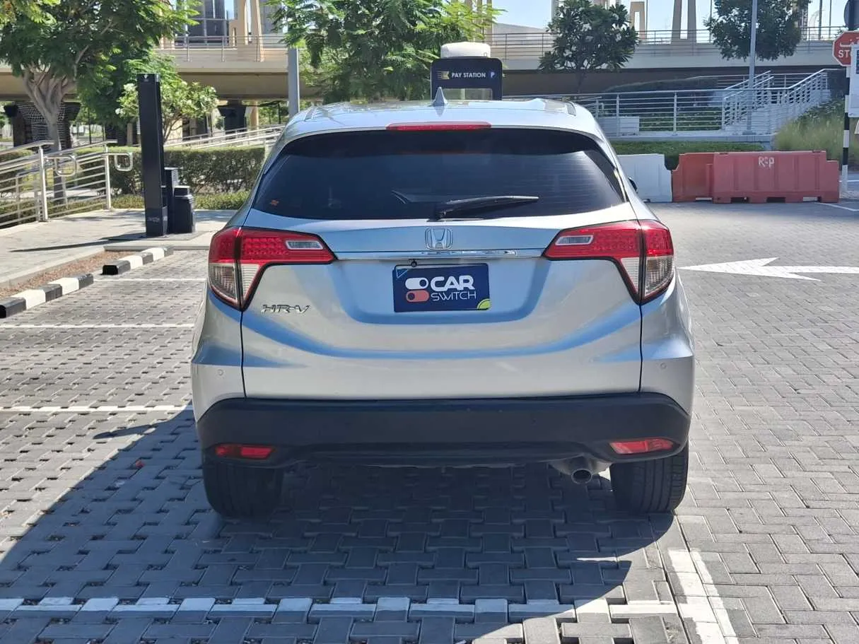 Car image 6