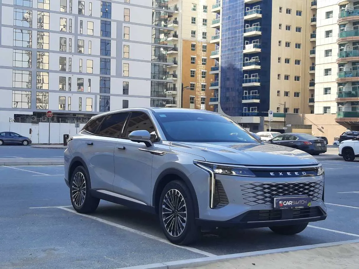 Car image 3