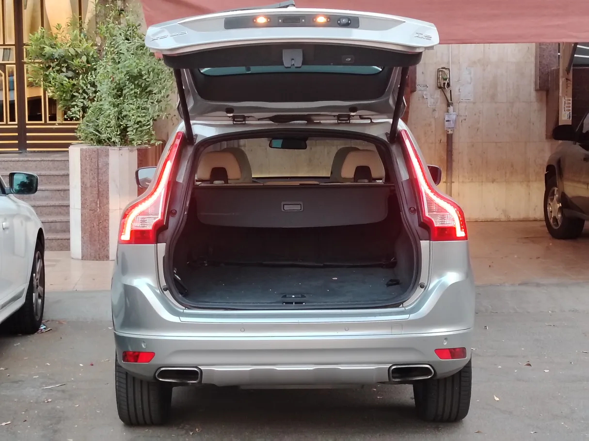 Car image 27