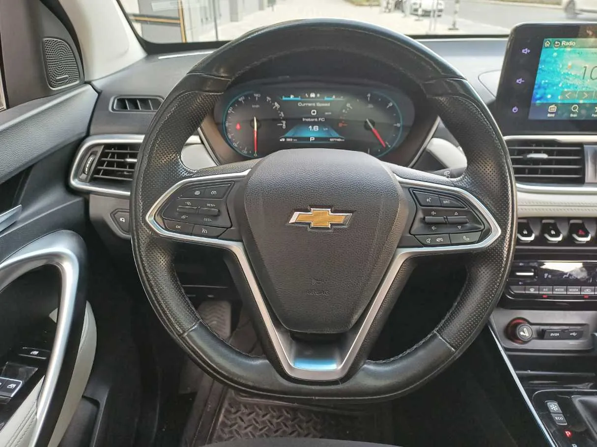 Car image 16
