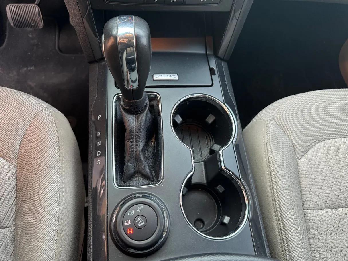 Car image 16