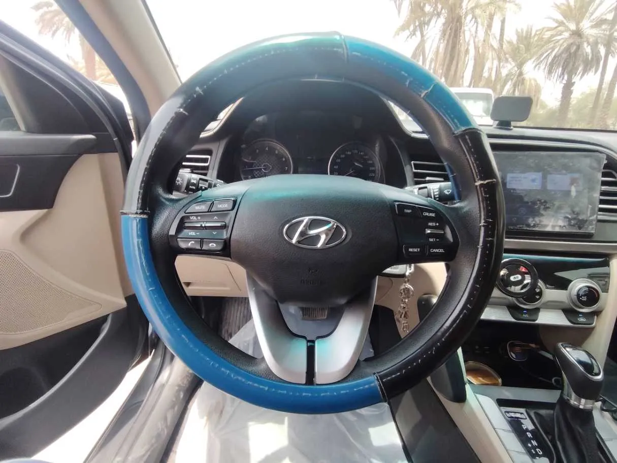 Car image 23