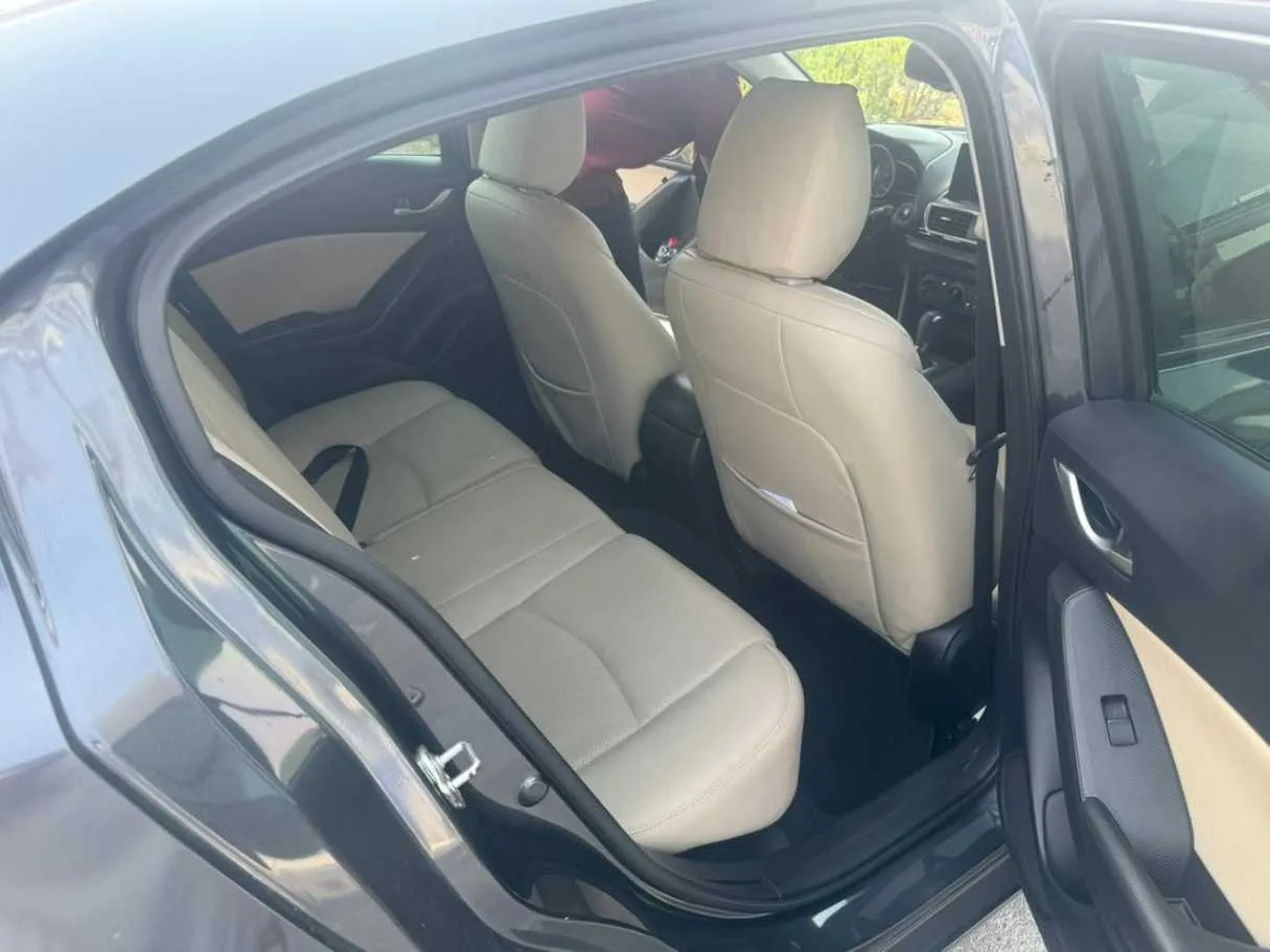 Car image 20
