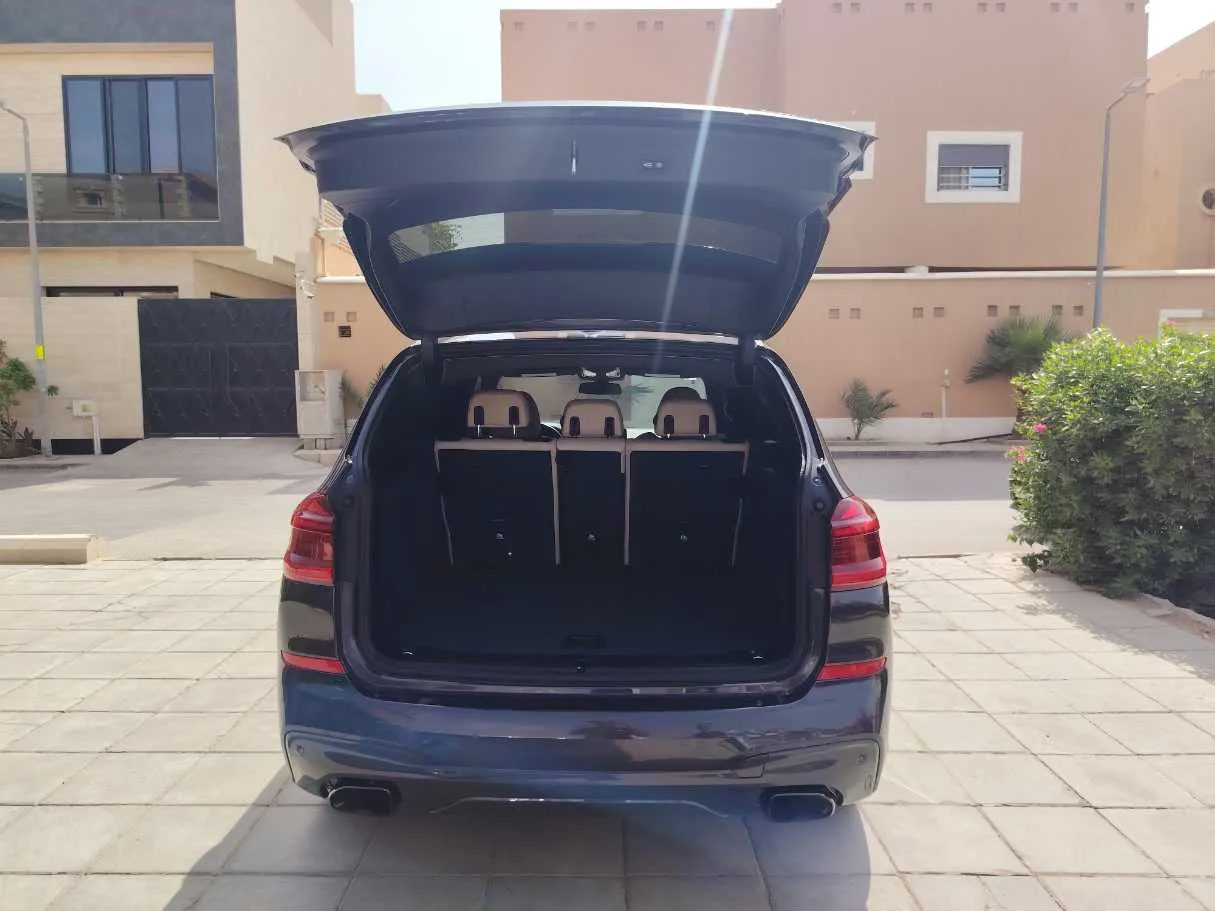 Car image 23