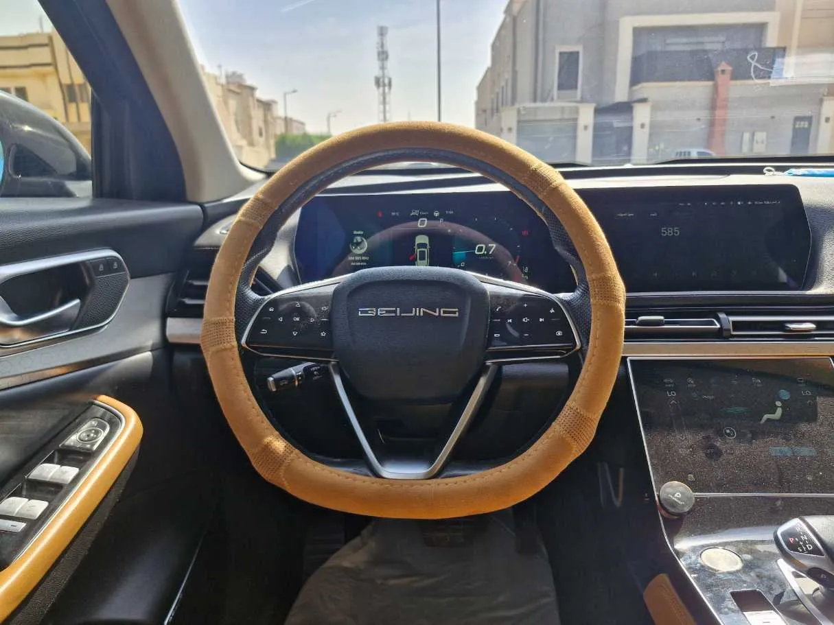 Car image 19