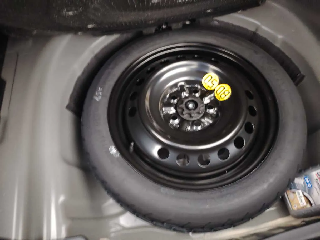 Car image 29