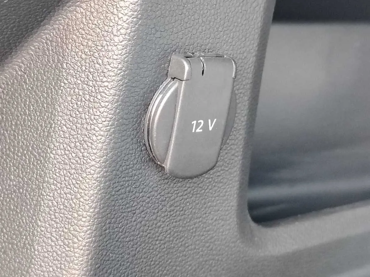 Car image 34