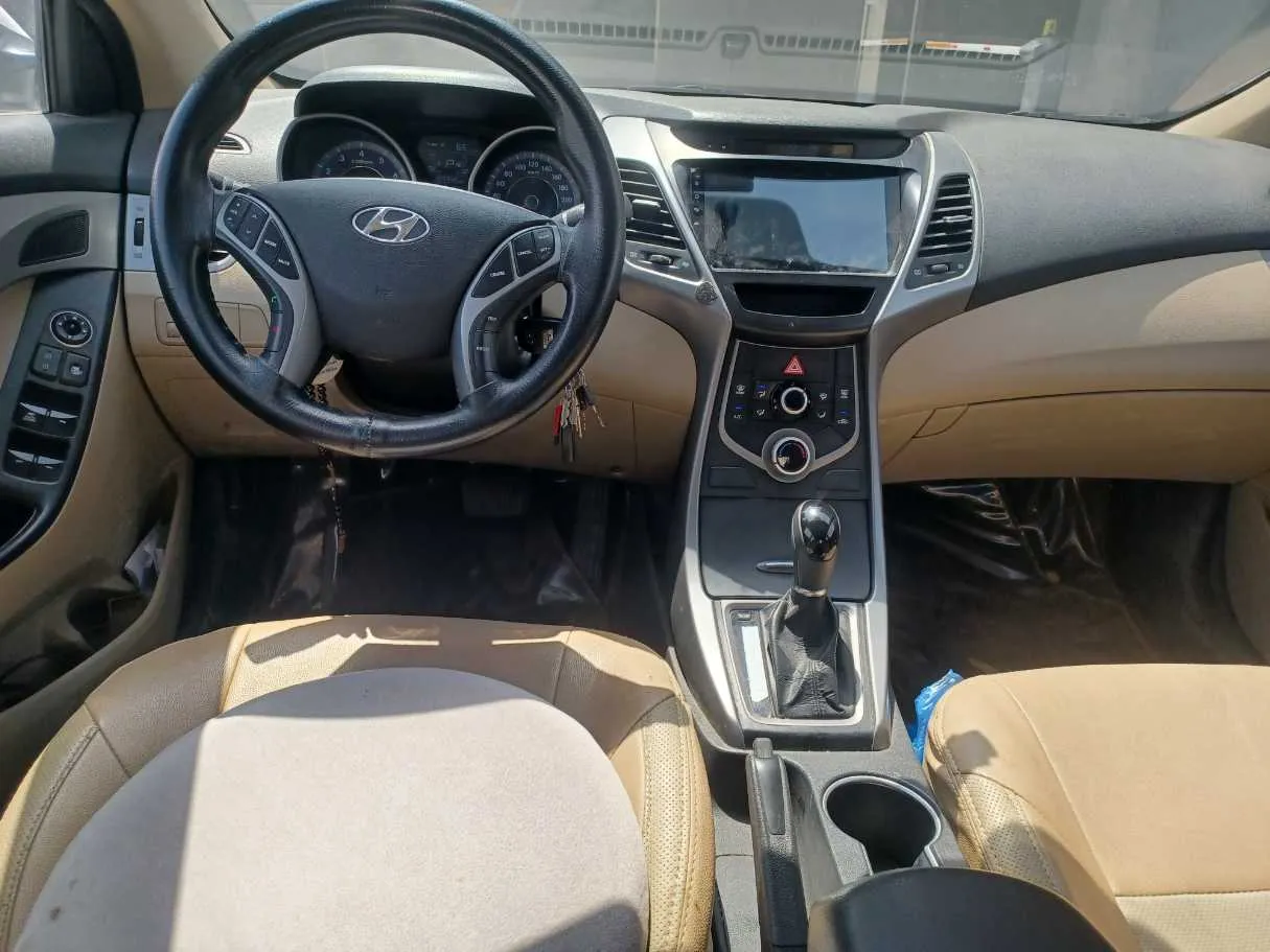 Car image 16