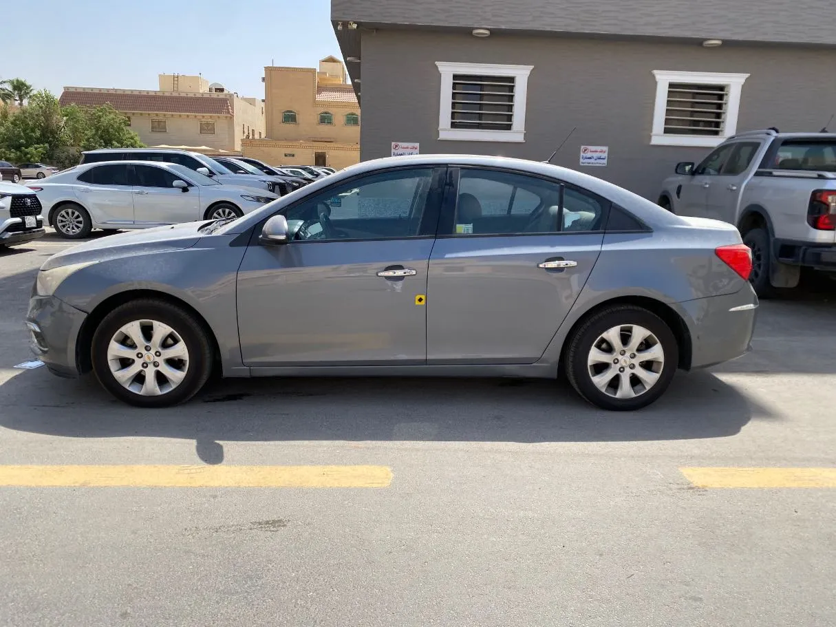 Car image 7