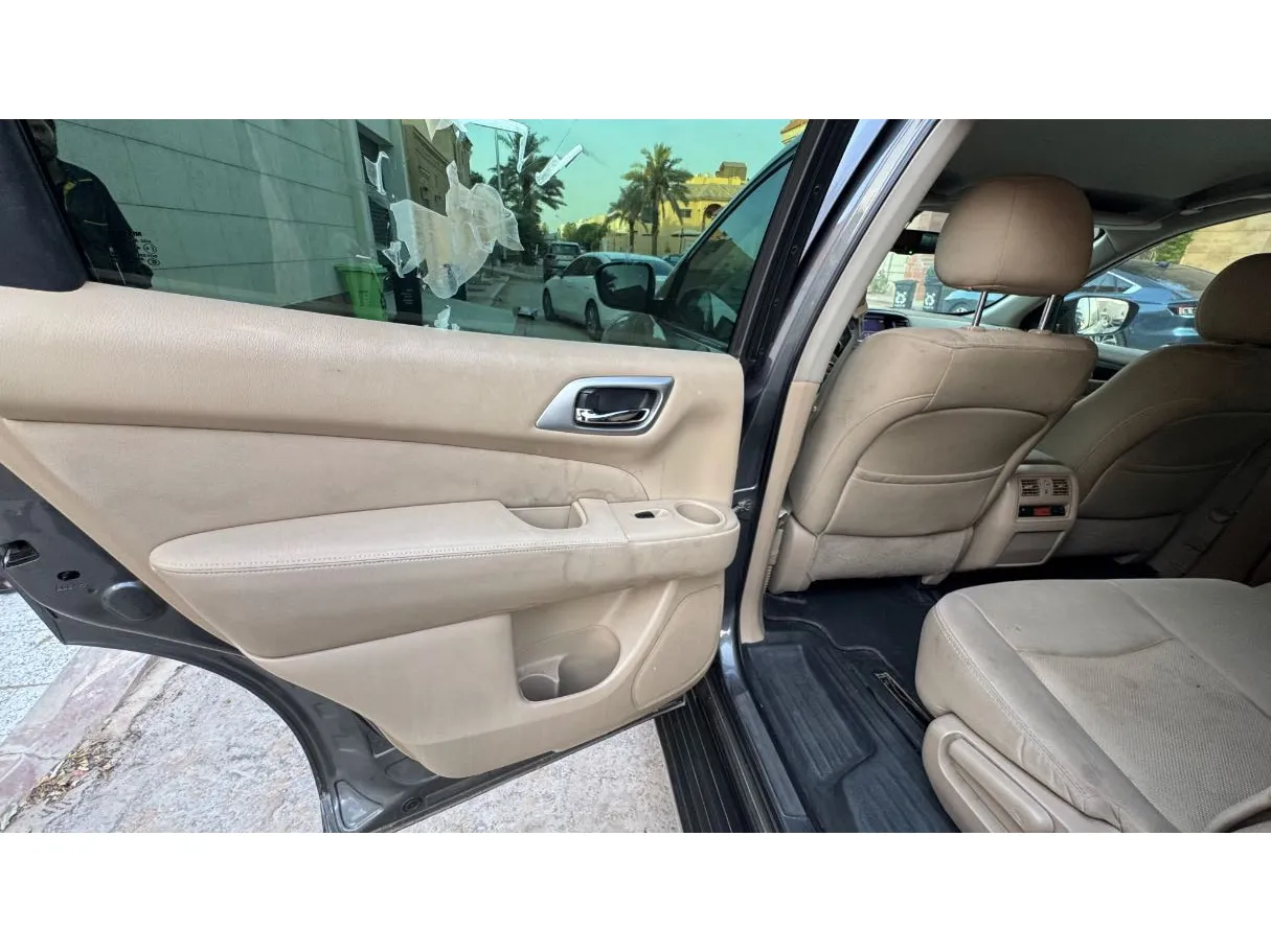 Car image 21