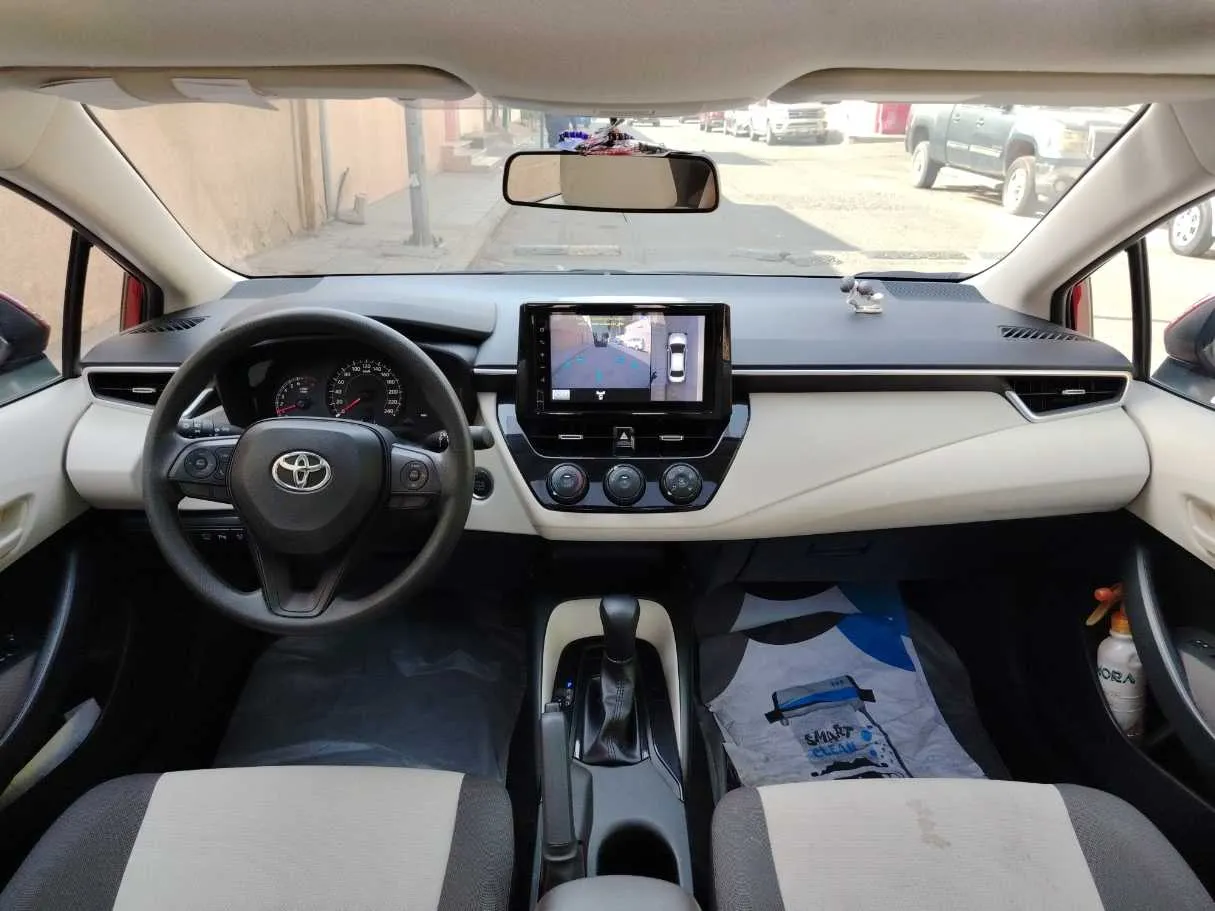 Car image 18