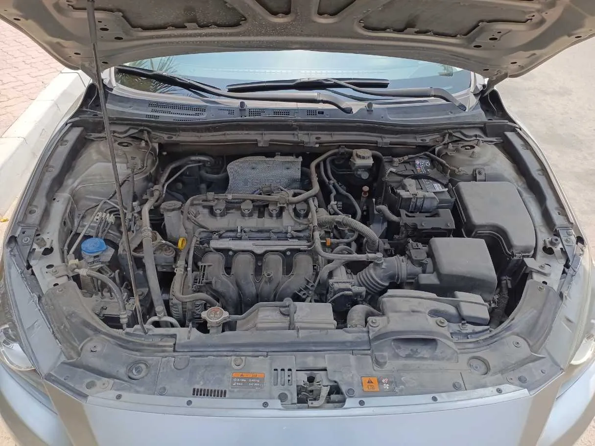 Car image 19