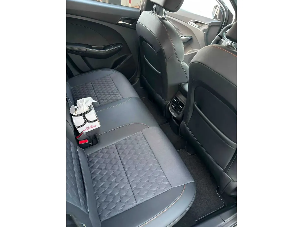 Car image 21