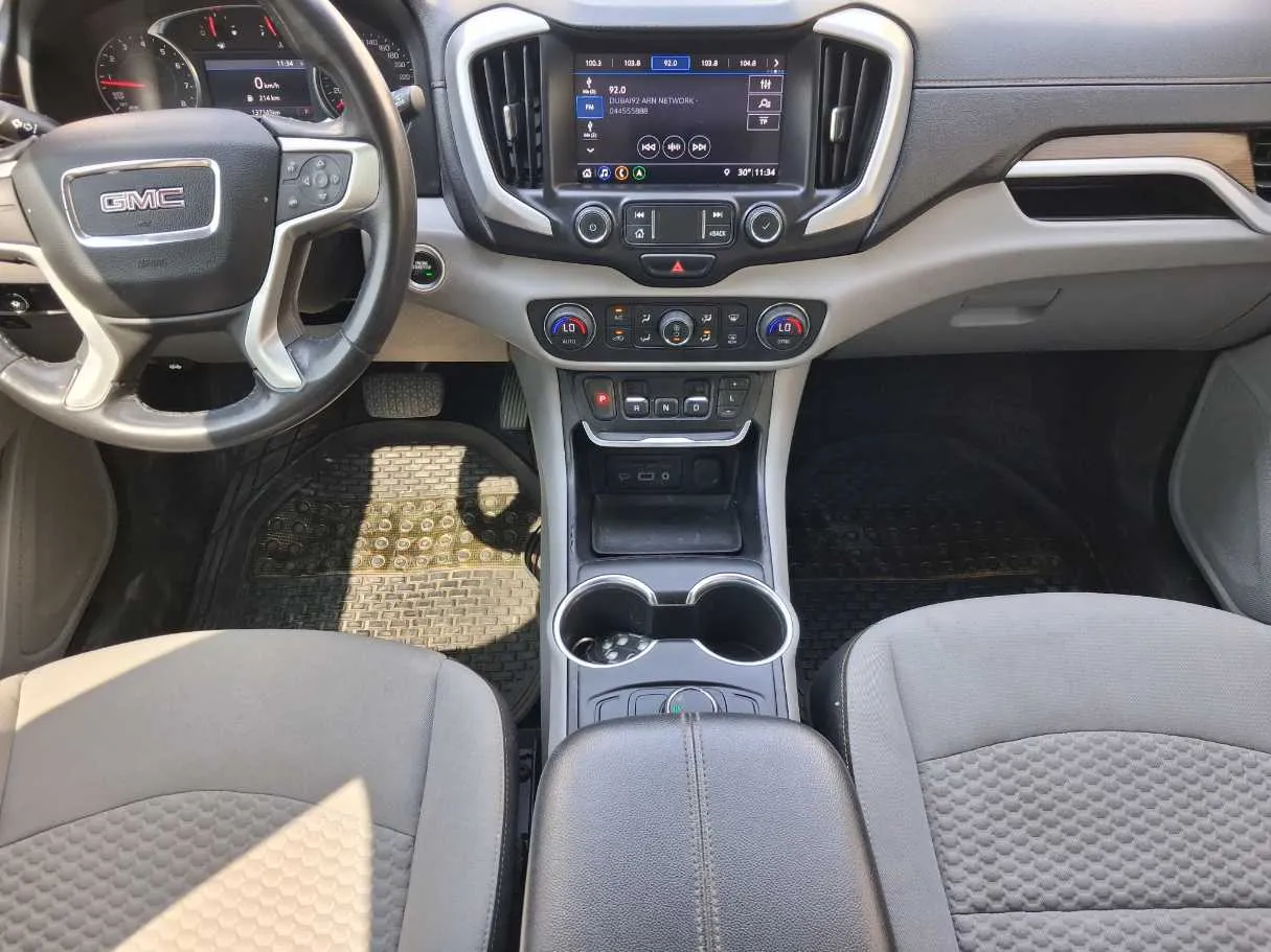 Car image 16