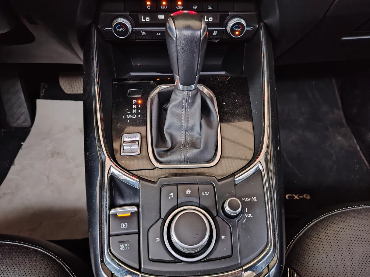 Car image 28