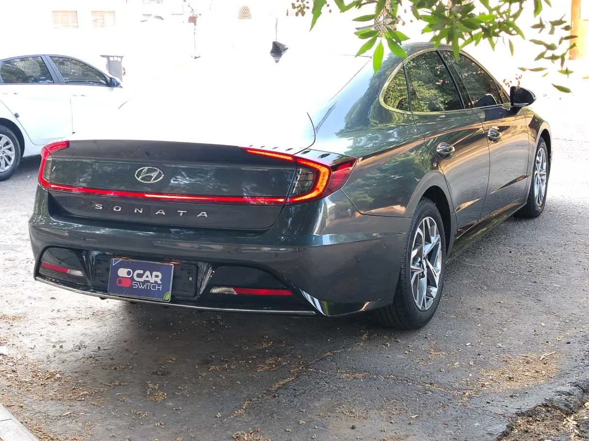 Car image 5
