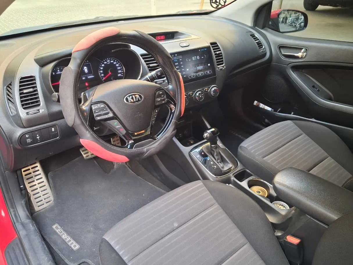 Car image 11