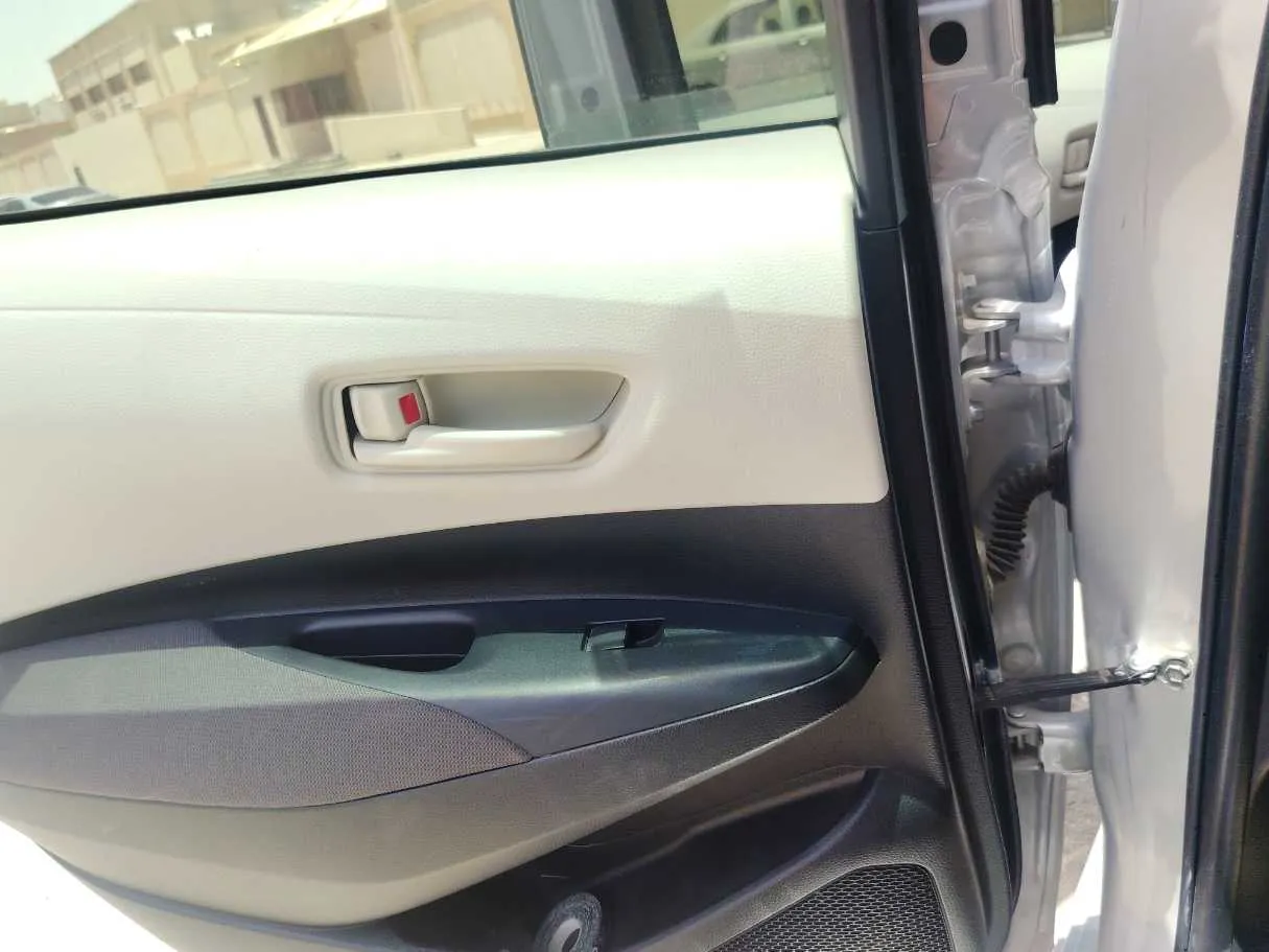 Car image 26