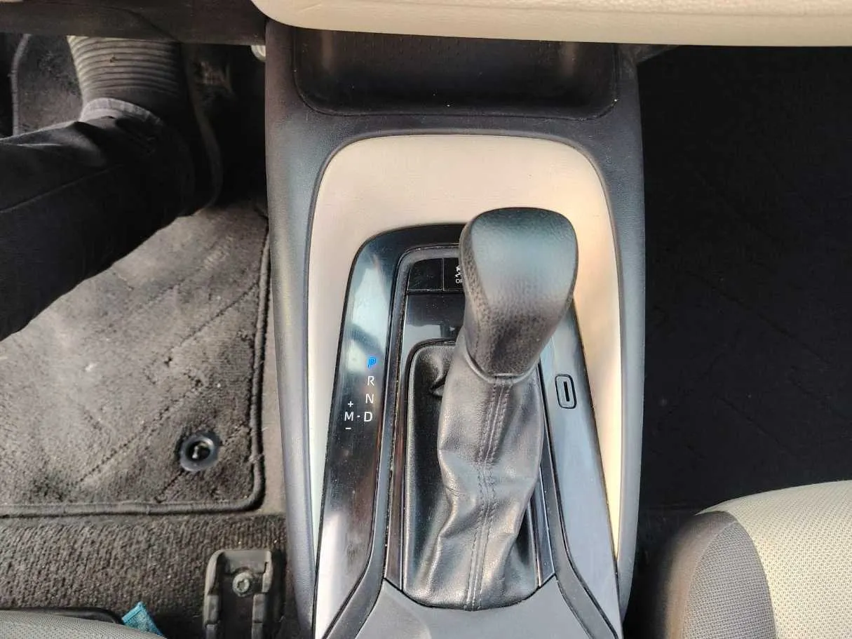 Car image 23