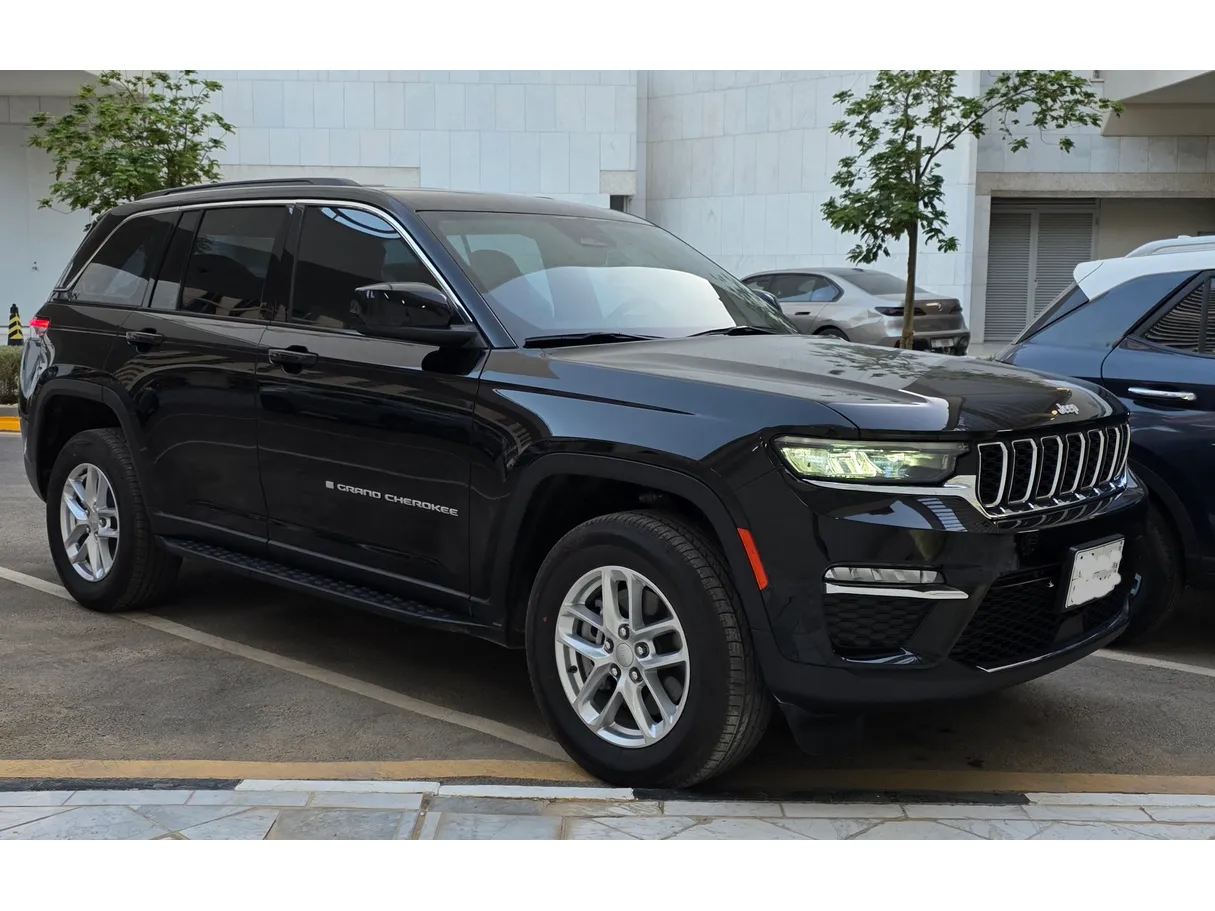 Car image 2