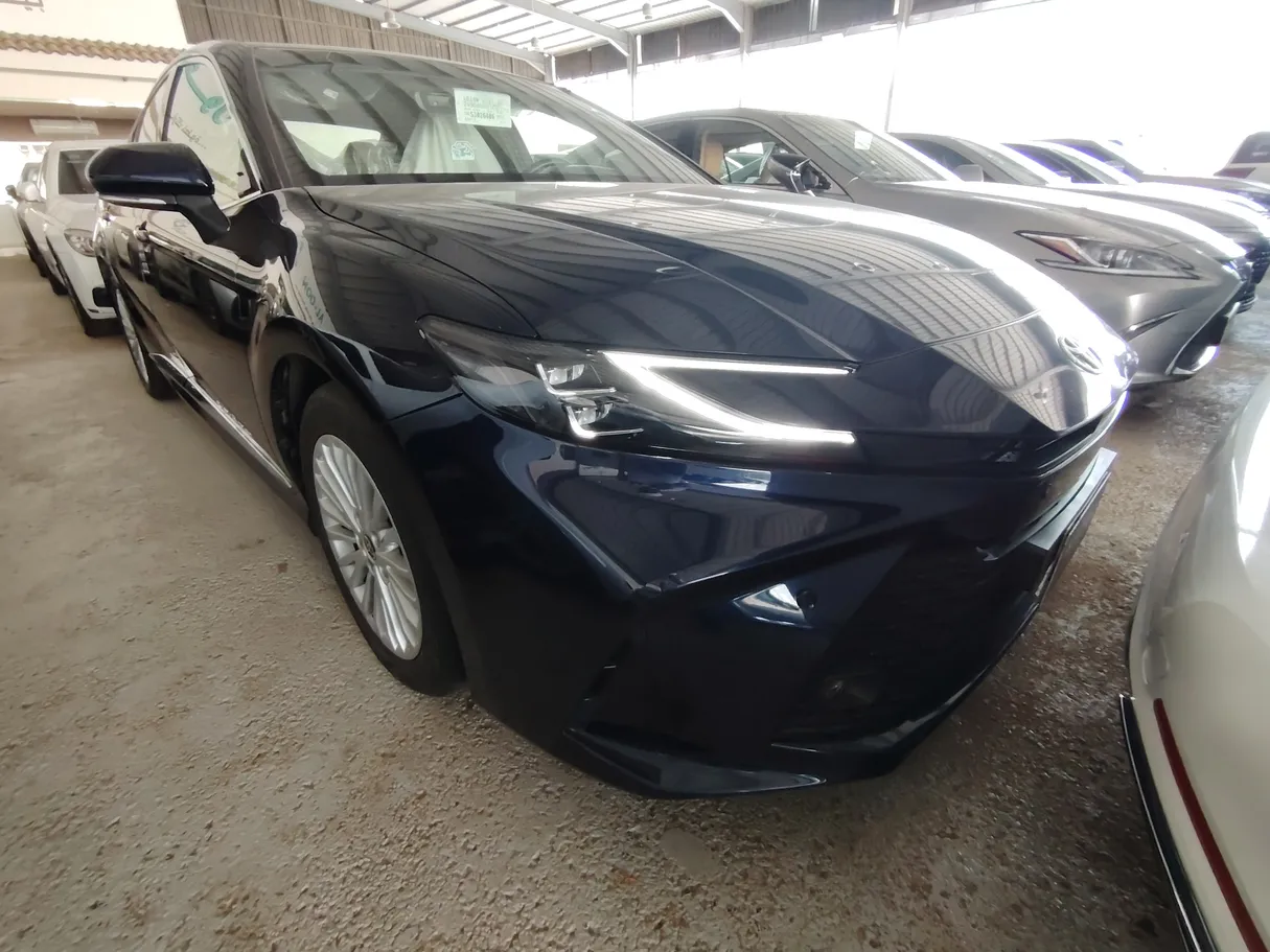 Car image 3