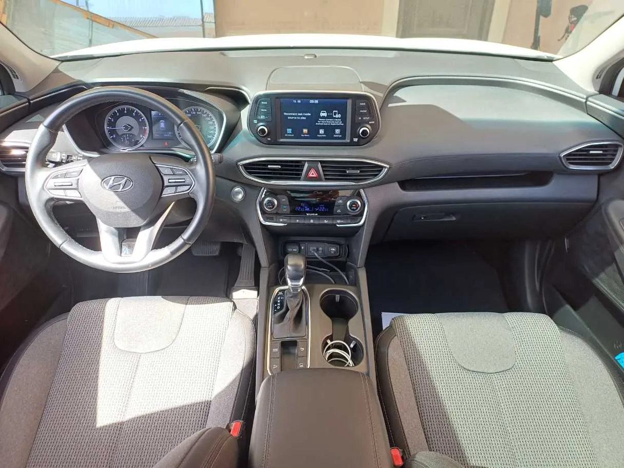 Car image 16