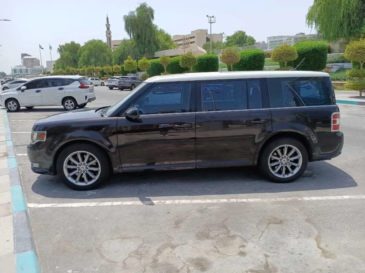 Car image 8