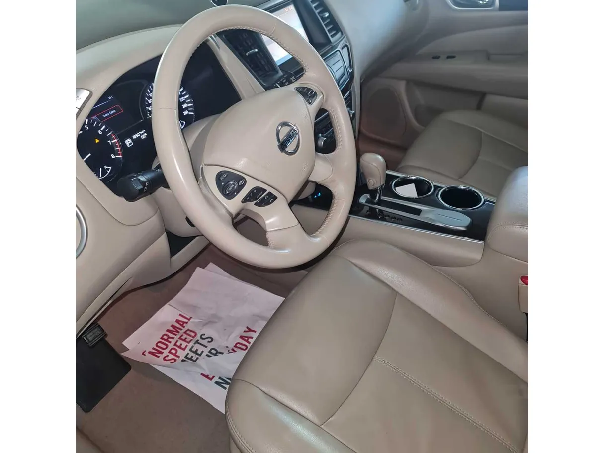 Car image 8