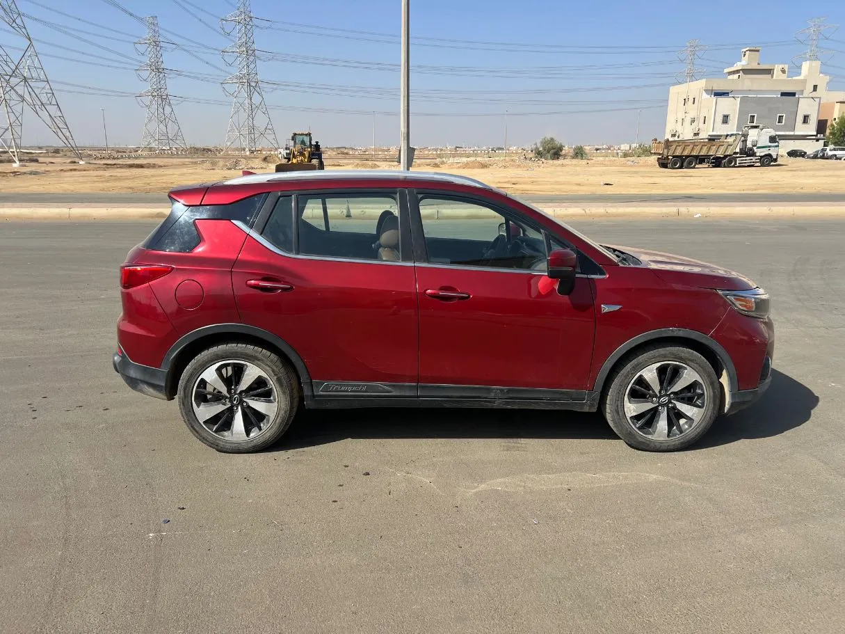 Car image 4