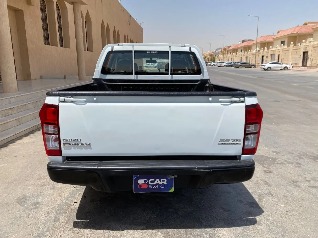 Car image 5