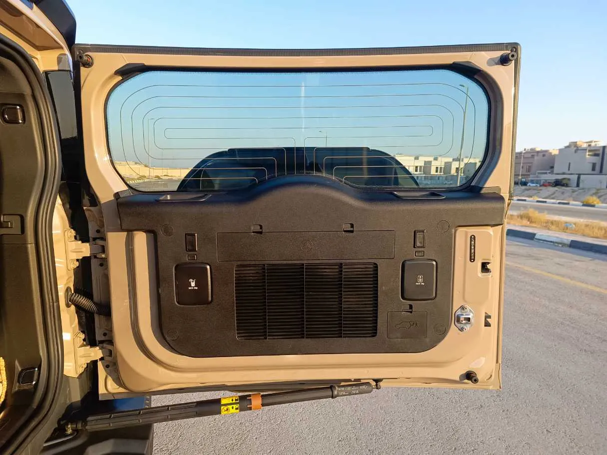 Car image 30