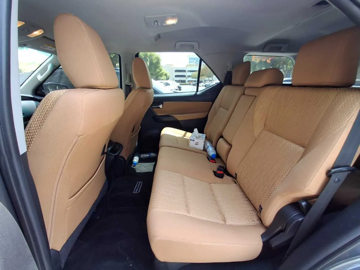 Car image 13