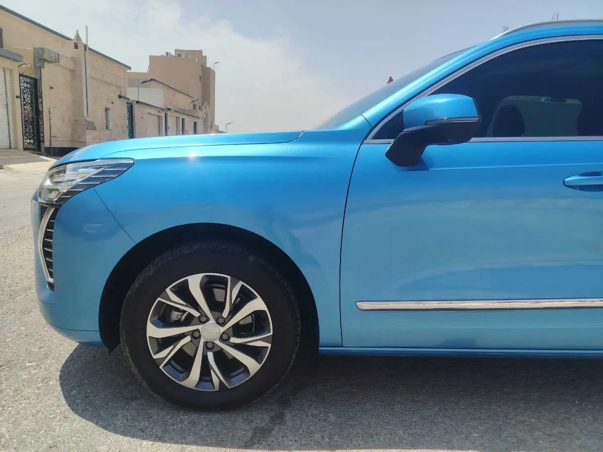 Car image 9