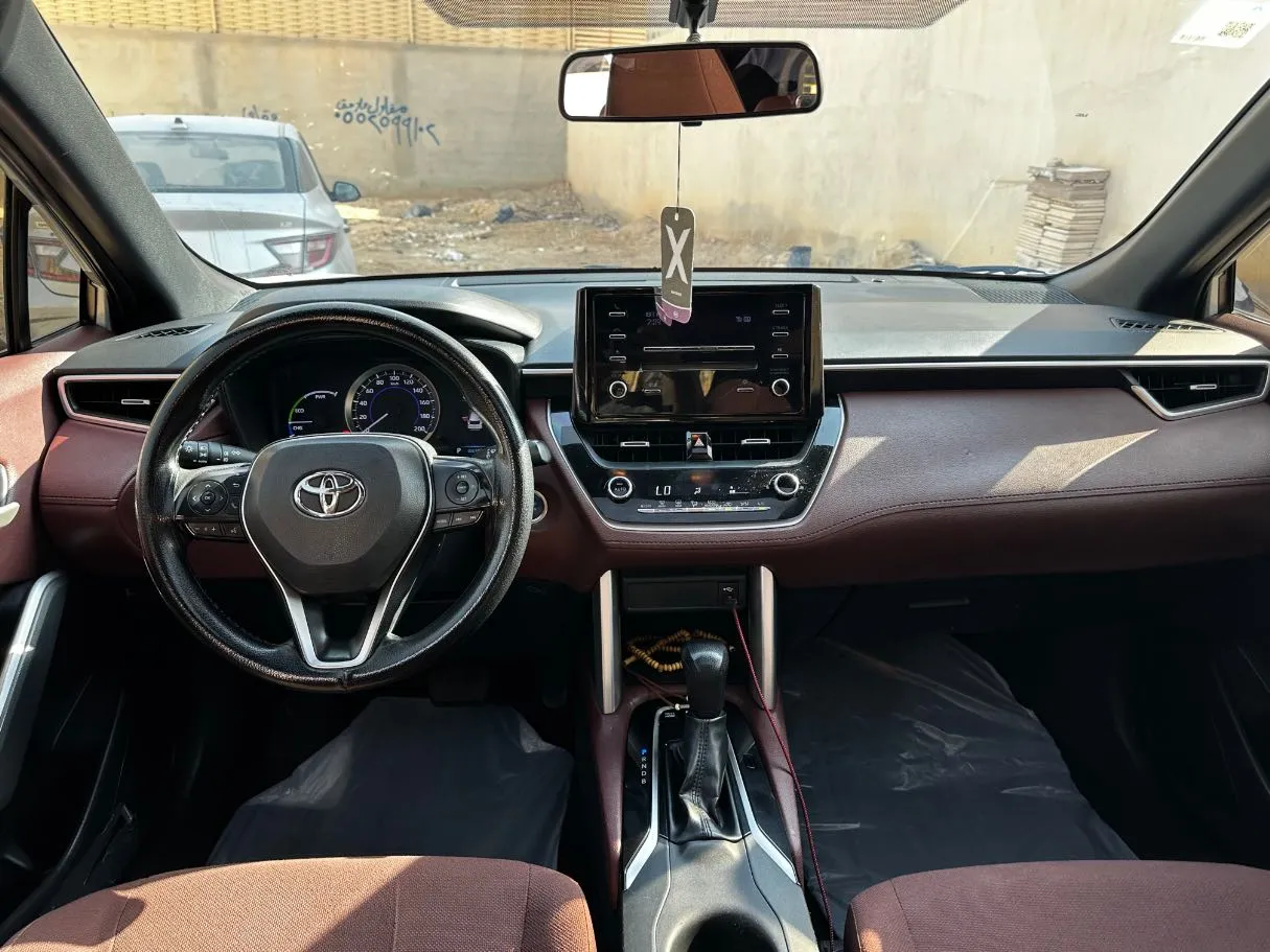 Car image 16