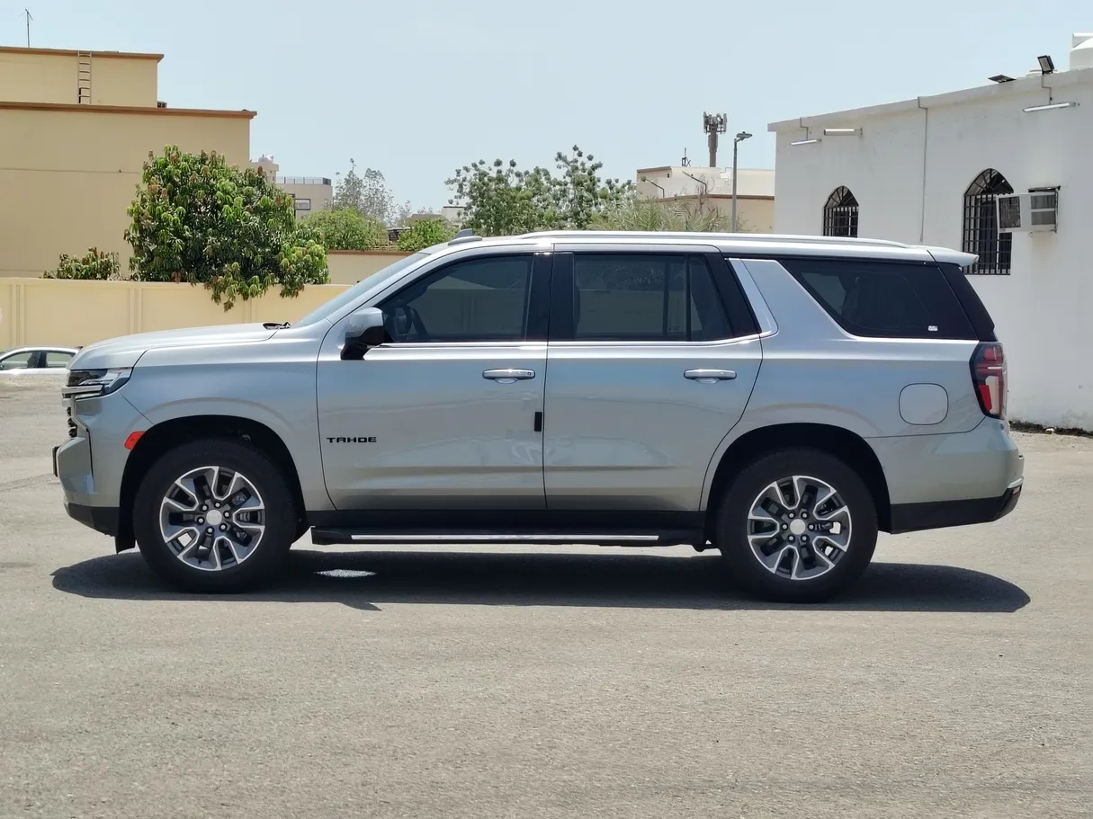 Car image 8