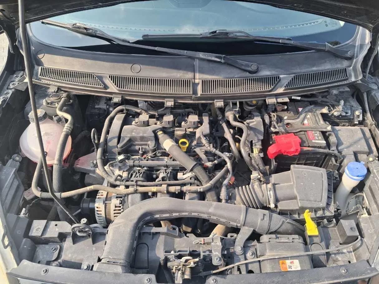 Car image 20