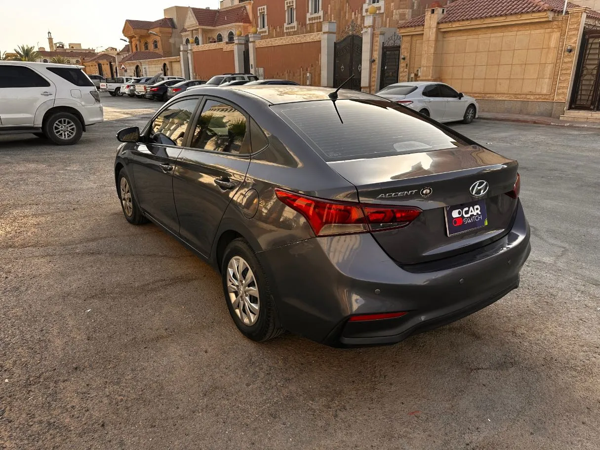 Car image 7