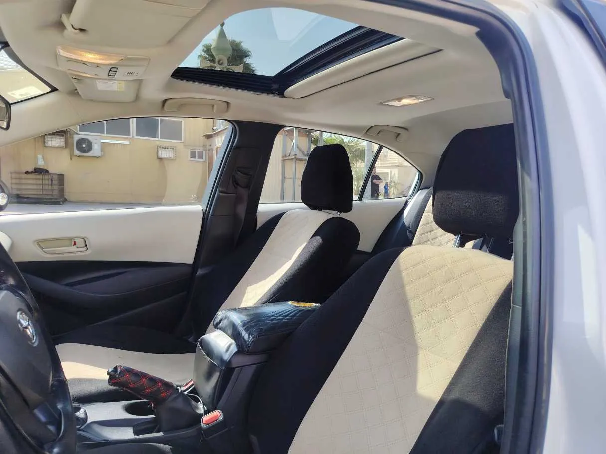 Car image 15