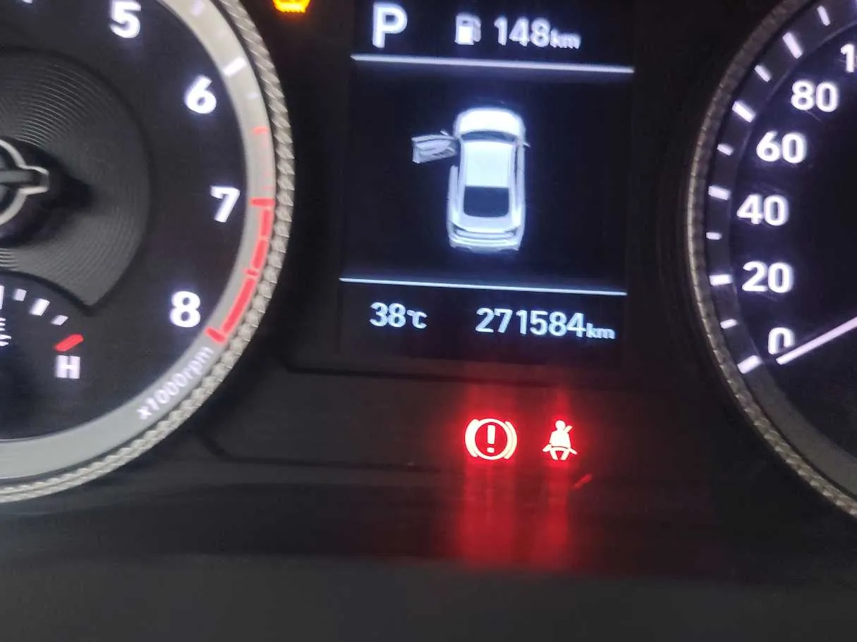 Car image 20