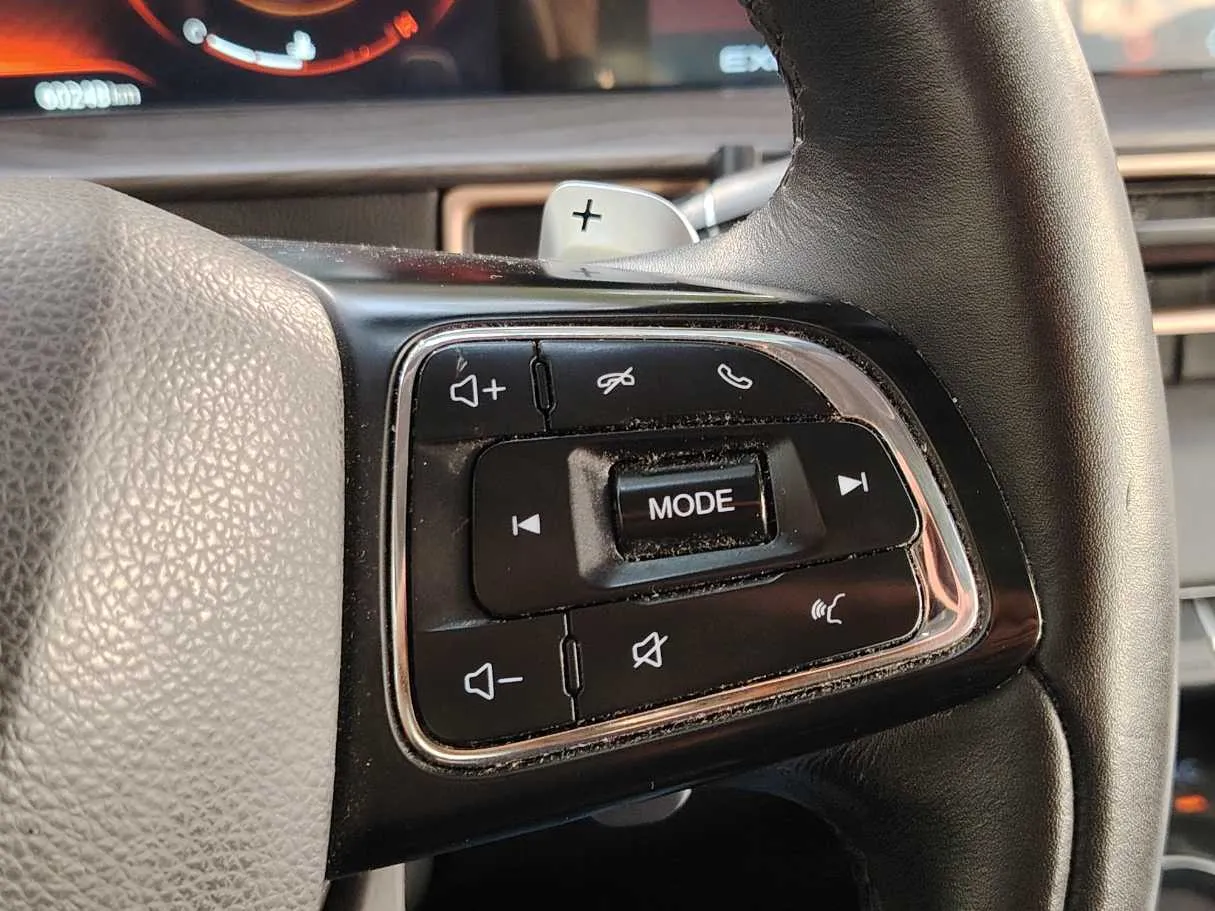 Car image 34