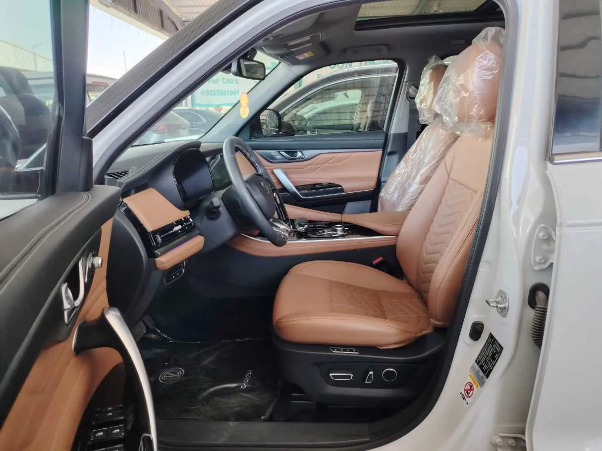 Car image 13