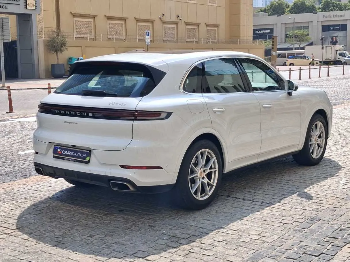 Car image 5