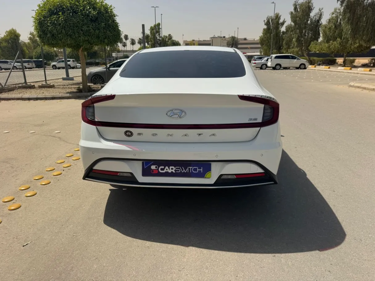 Car image 6