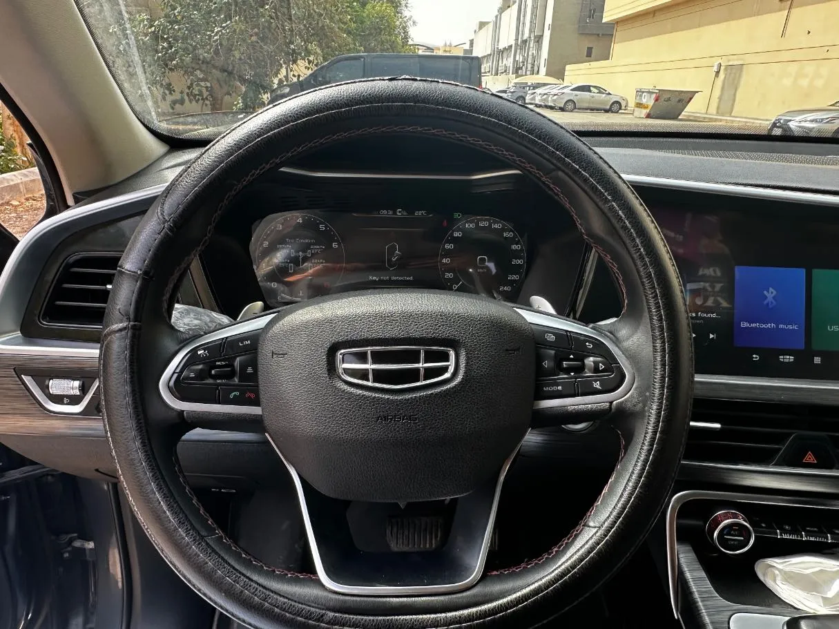 Car image 17