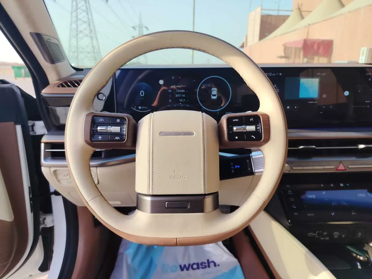Car image 25