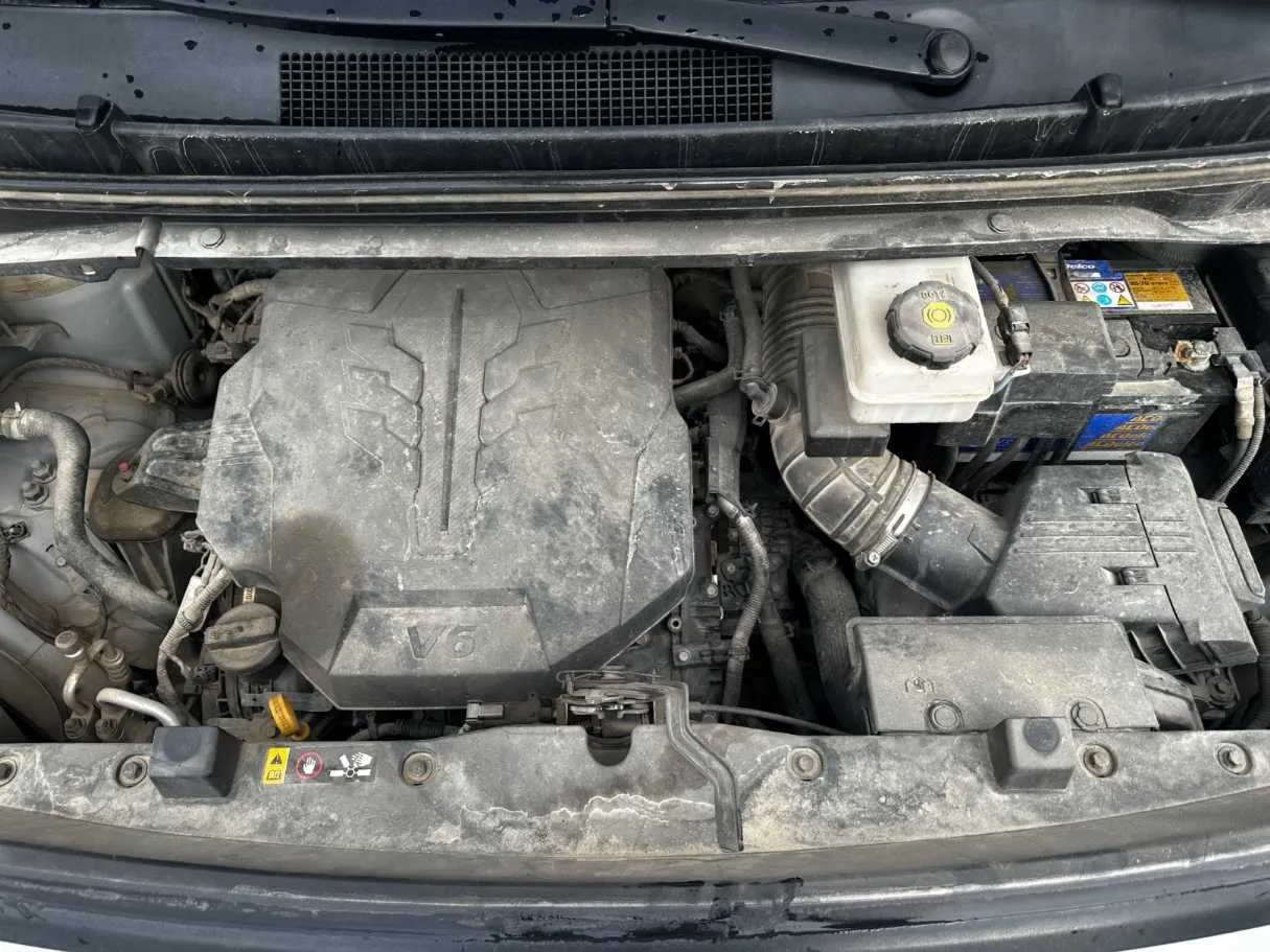 Car image 28