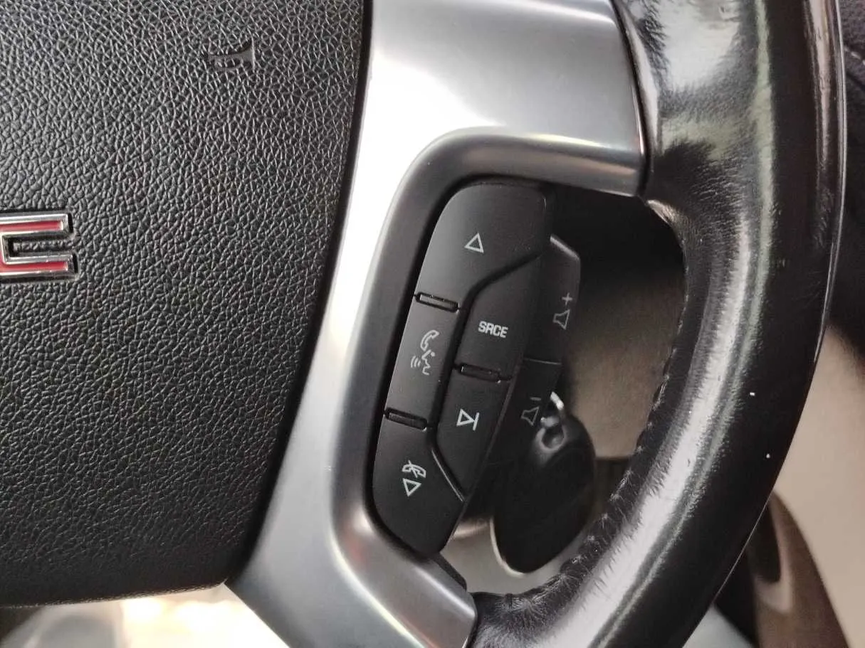 Car image 26
