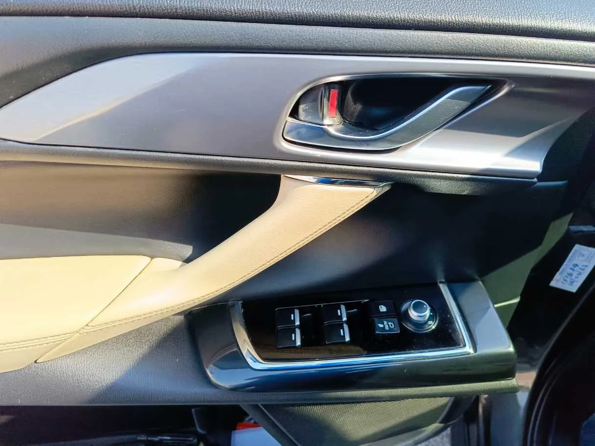Car image 35