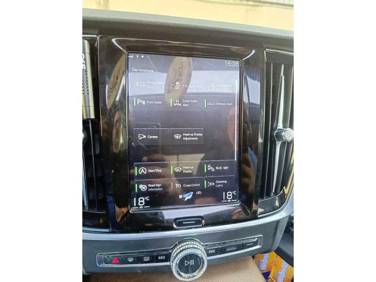 Car image 25